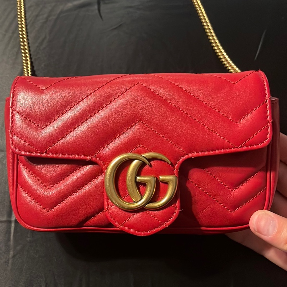 AUTHENTIC GUCCI GG Marmont leather super mini bag
